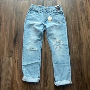 NWT Levi’s Middy Straight Jeans